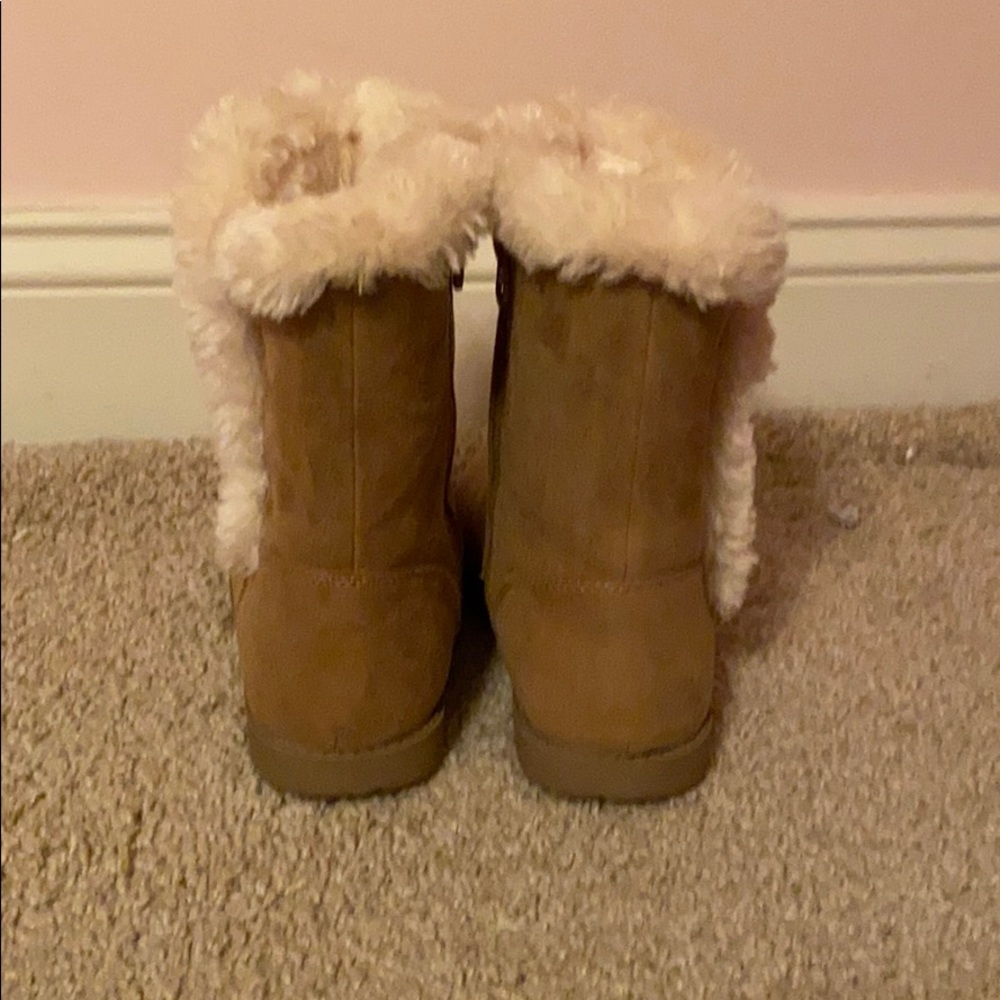 Brown and Cream fuzzy boots - Picture 5 of 6